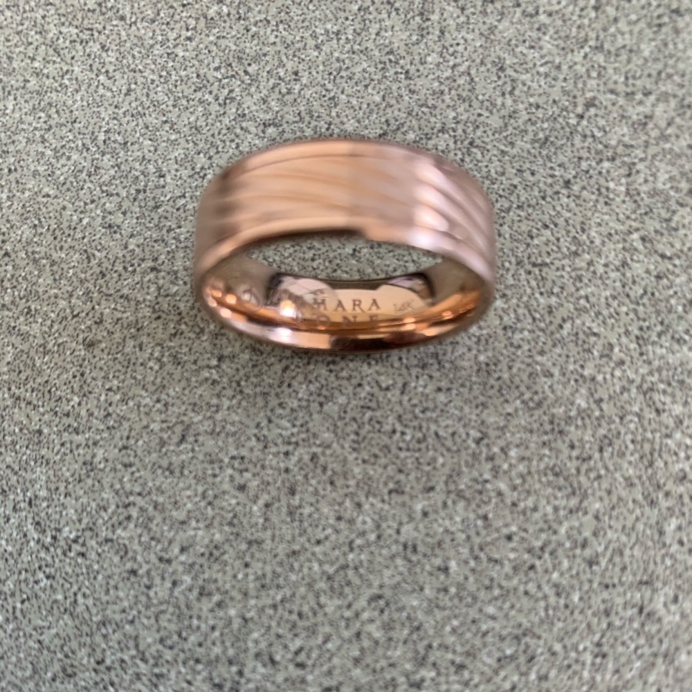 Rose gold ring